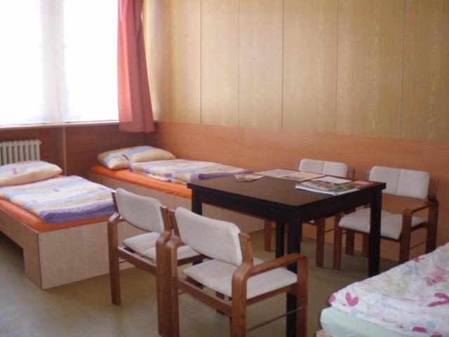 Hostel Monty Ricany  Exterior photo